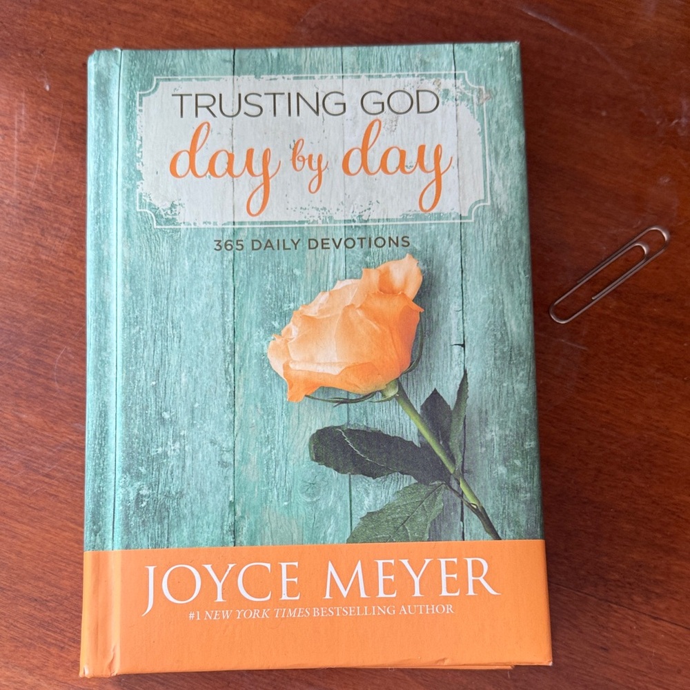 Trusting God Day by Day Book